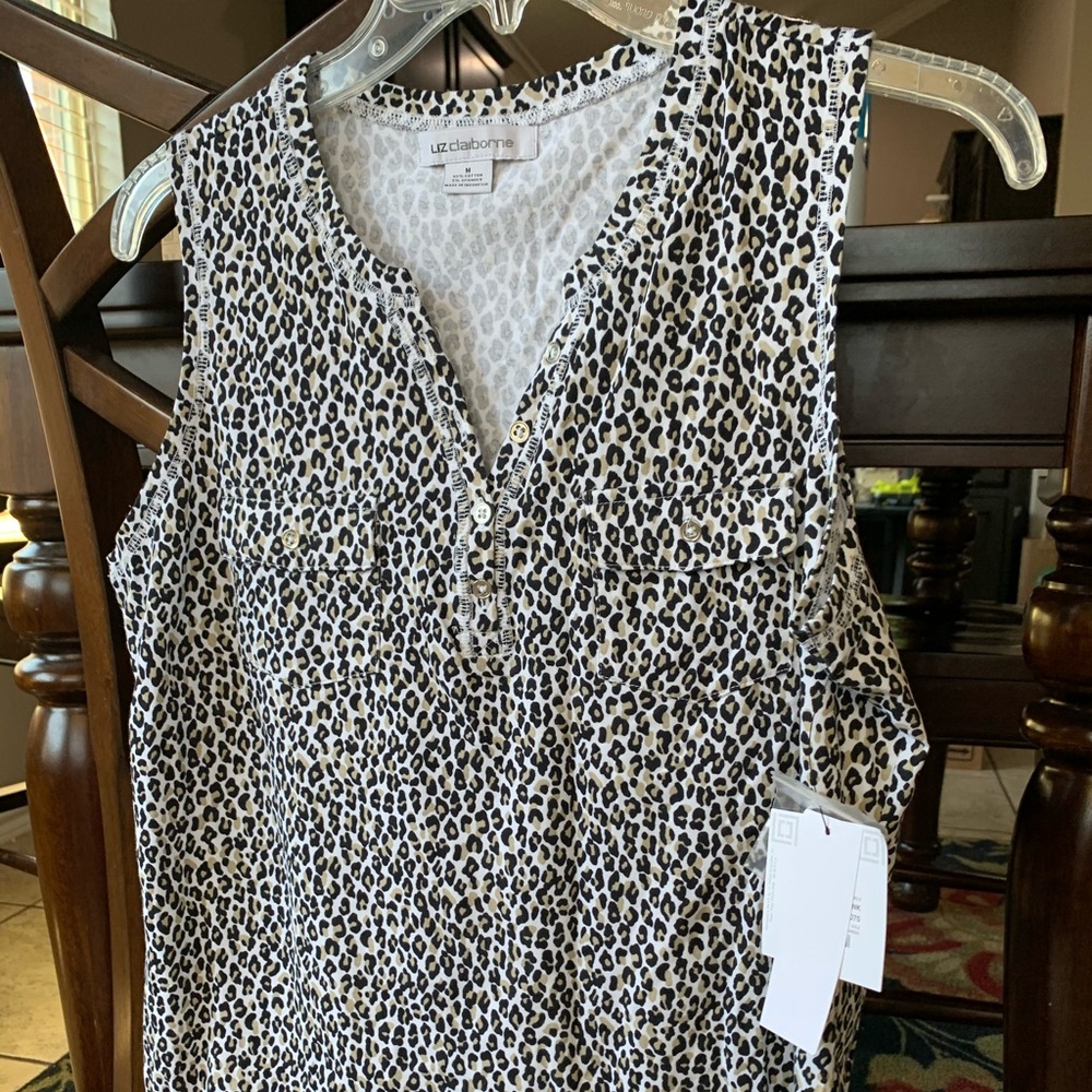 Leopard print sleeveless top. NWT